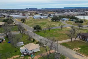 305 W Tarrant St, Llano, TX 78643 - Photo 13