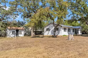 206 5th St, Burnet, TX 78611 - Photo 3