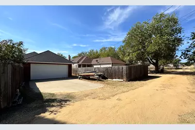 1109 E College, Llano, TX 78643 - Photo 27