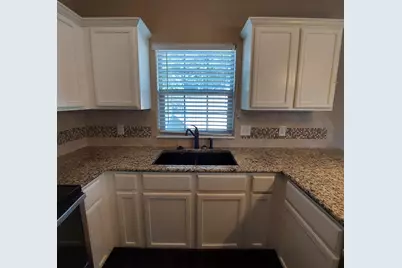 300 Knights Row, Cottonwood Shores, TX 78657 - Photo 5