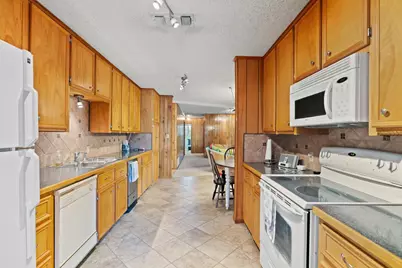 2510 Oak Trail, Horseshoe Bay, TX 78639 - Photo 11