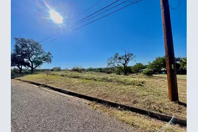408 E Tarrant Street, Llano, TX 78643 - Photo 11