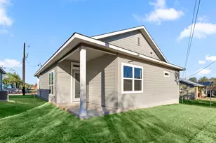 627 Birch Ln, Cottonwood Shores, TX 78657 - Photo 5