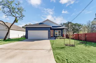 639 Magnolia Ln, Cottonwood Shores, TX 78657 - Photo 1