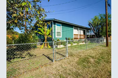 301 E Castlebriar, Granite Shoals, TX 78654 - Photo 3