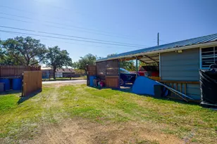 301 E Castlebriar, Granite Shoals, TX 78654 - Photo 19