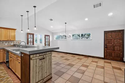 648 Magnolia Ln, Cottonwood Shores, TX 78567 - Photo 7