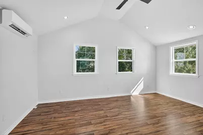 648 Magnolia Ln, Cottonwood Shores, TX 78567 - Photo 11