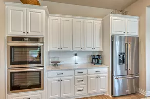 2913 Blue Lake Dr, Horseshoe Bay, TX 78657 - Photo 11