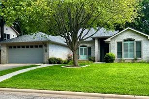324 Meadowlakes Dr, Meadowlakes, TX 78654 - Photo 3
