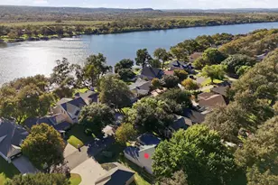 324 Meadowlakes Dr, Meadowlakes, TX 78654 - Photo 27