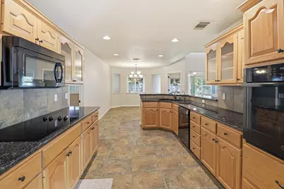 324 Meadowlakes Dr, Meadowlakes, TX 78654 - Photo 15