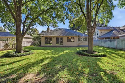 324 Meadowlakes Dr, Meadowlakes, TX 78654 - Photo 5