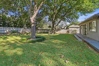 324 Meadowlakes Dr, Meadowlakes, TX 78654 - Photo 27