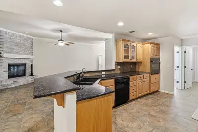 324 Meadowlakes Dr, Meadowlakes, TX 78654 - Photo 9