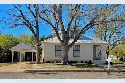 801 Hickory Street, Llano, TX 78643 - Photo 1