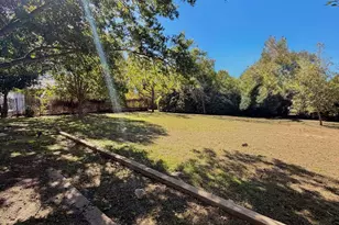 801 Hickory St, Llano, TX 78643 - Photo 17