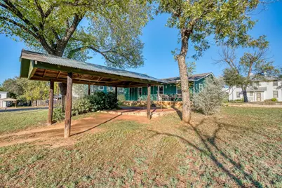 901 Wright Street, Llano, TX 78643 - Photo 9