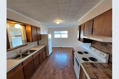 901 Wright Street, Llano, TX 78643 - Photo 17