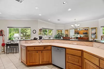 813 Lacey Oak Circle, Marble Falls, TX 78654 - Photo 13