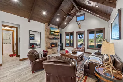 901 Crown Ln, Burnet, TX 78611 - Photo 17