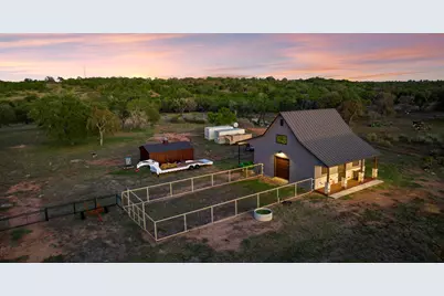 901 Crown Ln, Burnet, TX 78611 - Photo 5