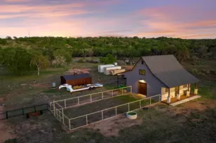 901 Crown Ln, Burnet, TX 78611 - Photo 5