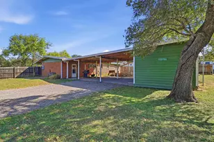 201 Iris Ln, Buchanan Dam, TX 78609 - Photo 9