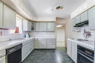 1012 N Water St St, Burnet, TX 78611 - Photo 7