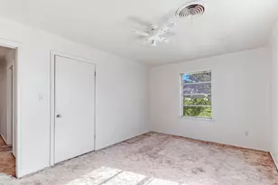 1012 N Water St St, Burnet, TX 78611 - Photo 15