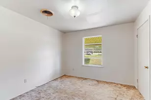 1012 N Water St St, Burnet, TX 78611 - Photo 17