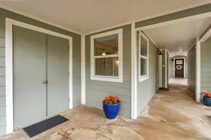 207 Elm Lodge Dr, Kingsland, TX 78639 - Photo 3