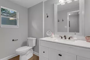 207 Elm Lodge Dr, Kingsland, TX 78639 - Photo 9