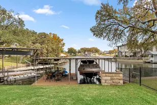 207 Elm Lodge Dr, Kingsland, TX 78639 - Photo 5