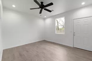 870-872 Waco, Kingsland, TX 78639 - Photo 11