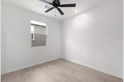 870-872 Waco, Kingsland, TX 78639 - Photo 17