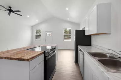 870 Waco, Kingsland, TX 78639 - Photo 15