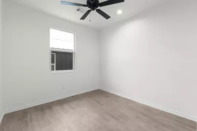 870 Waco, Kingsland, TX 78639 - Photo 15