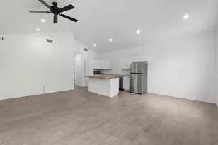 872 Waco, Kingsland, TX 78639 - Photo 7