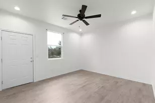 872 Waco, Kingsland, TX 78639 - Photo 19