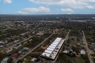 872 Waco, Kingsland, TX 78639 - Photo 3