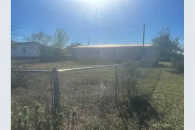 809 W Llano Streets, Llano, TX 78643 - Photo 7