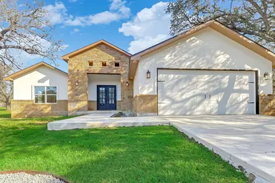 427 E Castleshoals Dr, Granite Shoals, TX 78654 - Photo 1