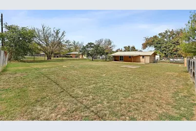 1304 E Luce Street, Llano, TX 78643 - Photo 29