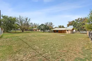 1304 E Luce St, Llano, TX 78643 - Photo 29