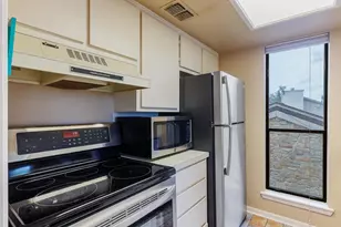 704 Horseshoe Bay Blvd, Horseshoe Bay, TX 78657 - Photo 17