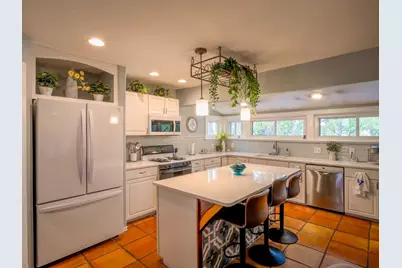 605 Cove Cir, Granite Shoals, TX 78654 - Photo 5