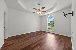 136 W Maple Dr, Granite Shoals, TX 78654 - Photo 9