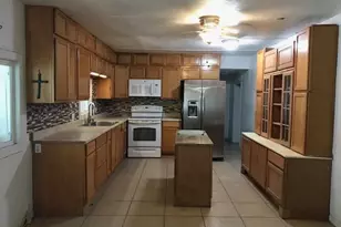 225 E Stonecastle Dr, Granite Shoals, TX 78654 - Photo 3