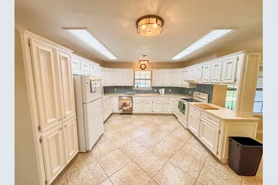 105 Bluebird Circle, Highland Haven, TX 78654 - Photo 11